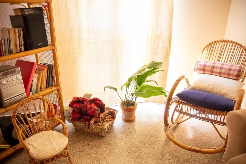 Pop In! Sunny 2Bdr Apt Cagliari Near The Beach Exterior foto