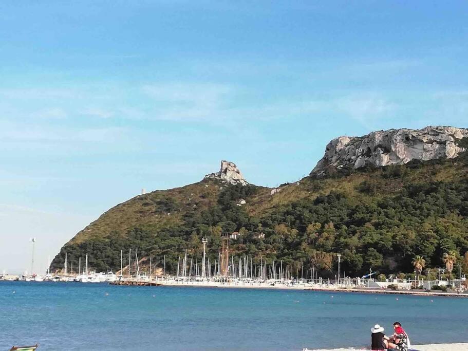 Pop In! Sunny 2Bdr Apt Cagliari Near The Beach Exterior foto